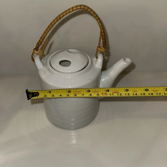 STARBUCKS Vintage Ribbed Porcelain Teapot with Lid - Picture 9 of 10